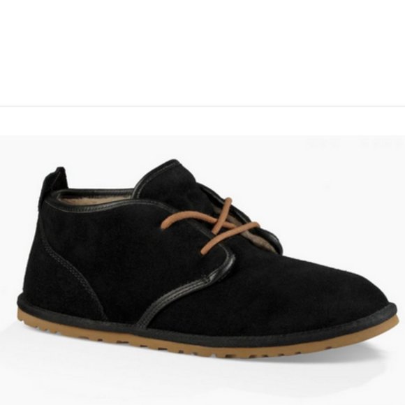 UGG Australia Men\'s Suede Chukka Boots